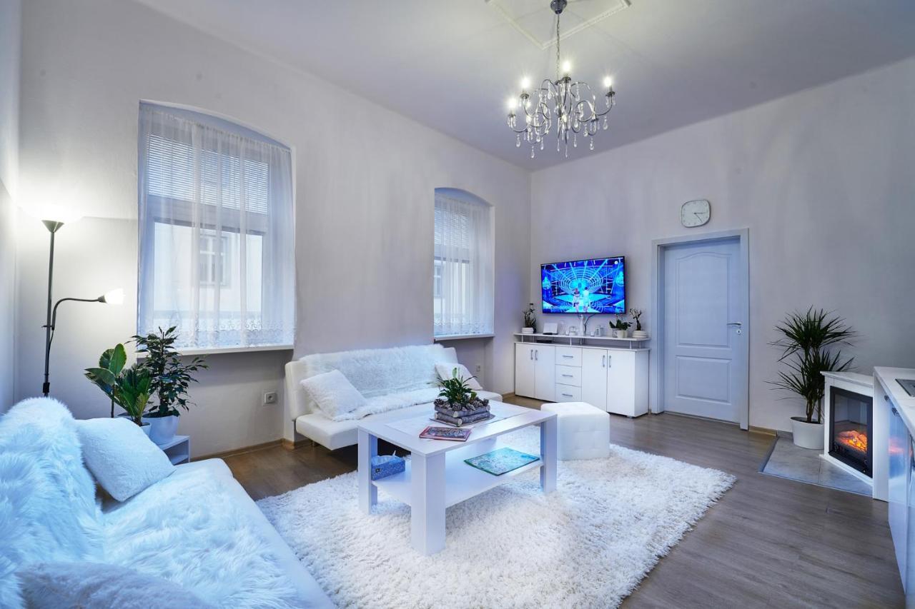 Apartman Bb Centrum Banska Bystrica Exterior photo