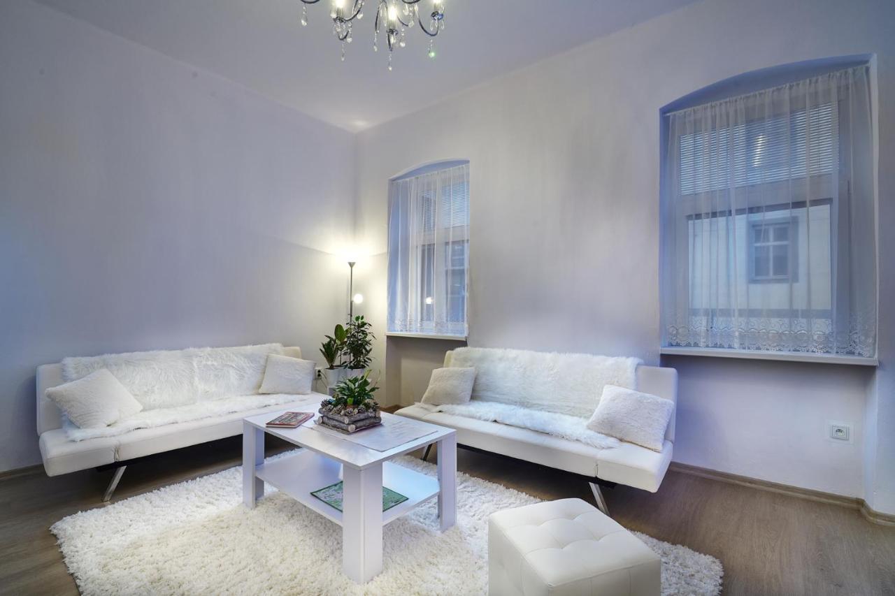 Apartman Bb Centrum Banska Bystrica Exterior photo
